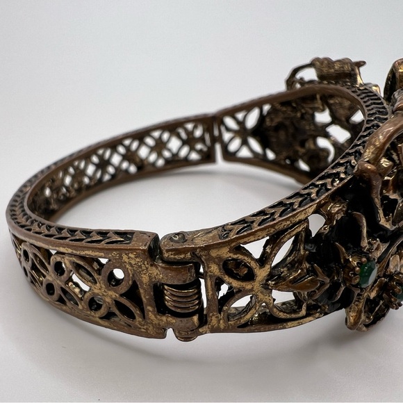 Beautiful Vintage Emerald Green Hinge Bracelet - Picture 5 of 5